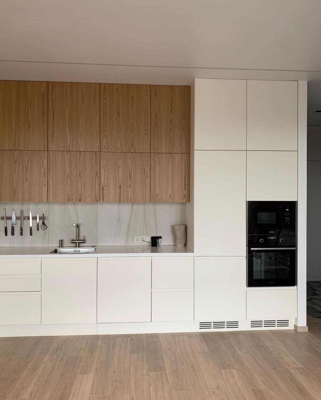 Luxury kitchen renovation in Toronto with integrated appliances Pickering